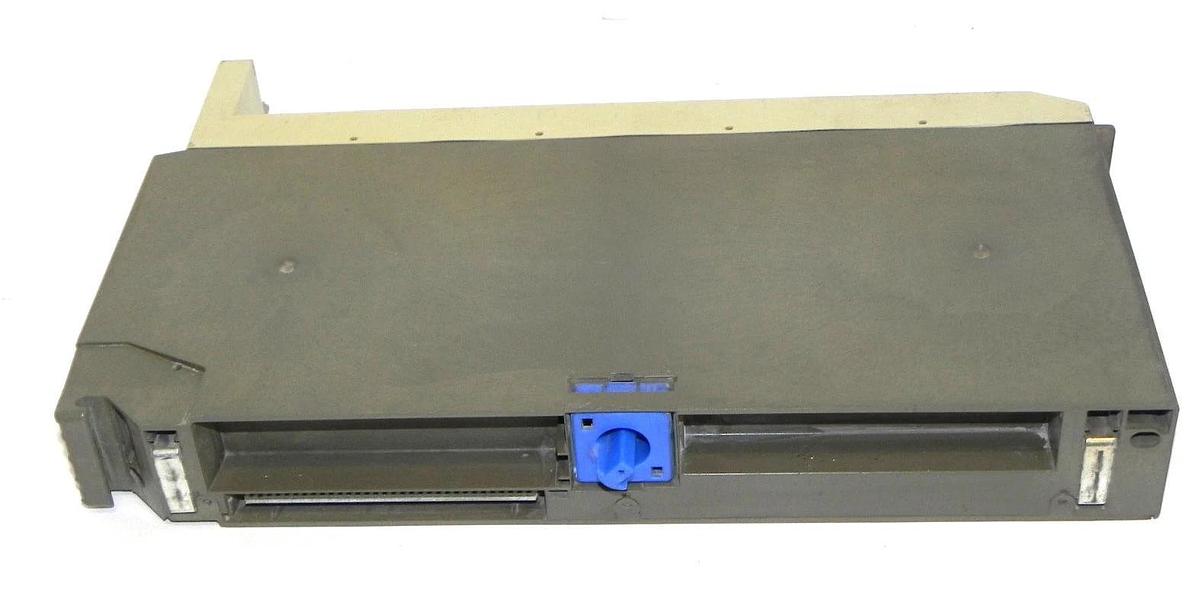 Used SIEMENS 6ES54307LA11 INPUT MODULE 6ES5-430-7LA11 DIGITAL 32X24V DC