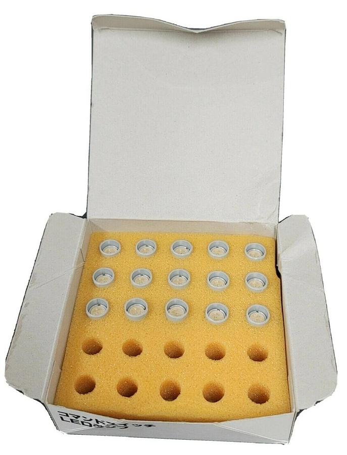 BOX OF 15 NEW FUJI ELECTRIC APX509-24O LED BULBS APX50924O