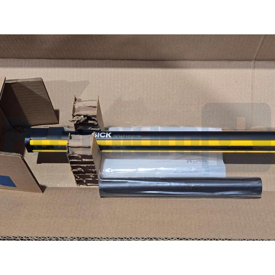 SICK C4P-EA12031D00 deTec4 Prime Safety Light Curtain Receiver Unit 1220156 NSMP