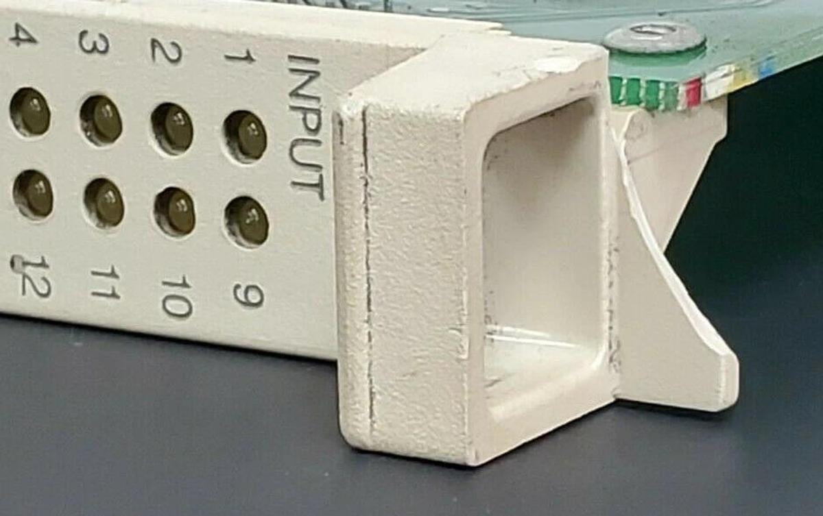 Used ABB DSQC 223 I/O BOARD YB560103-BD/3 P/N: 560103BD REV. 007 3HAB 2214-8/3