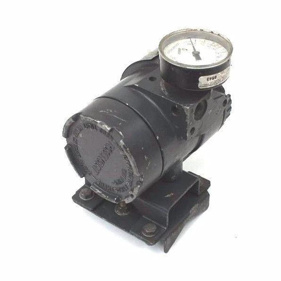 Used CASCADE AUTOMATION 3311DS1J1B2 PRESSURE TRANSMITTER W/ GAUGE