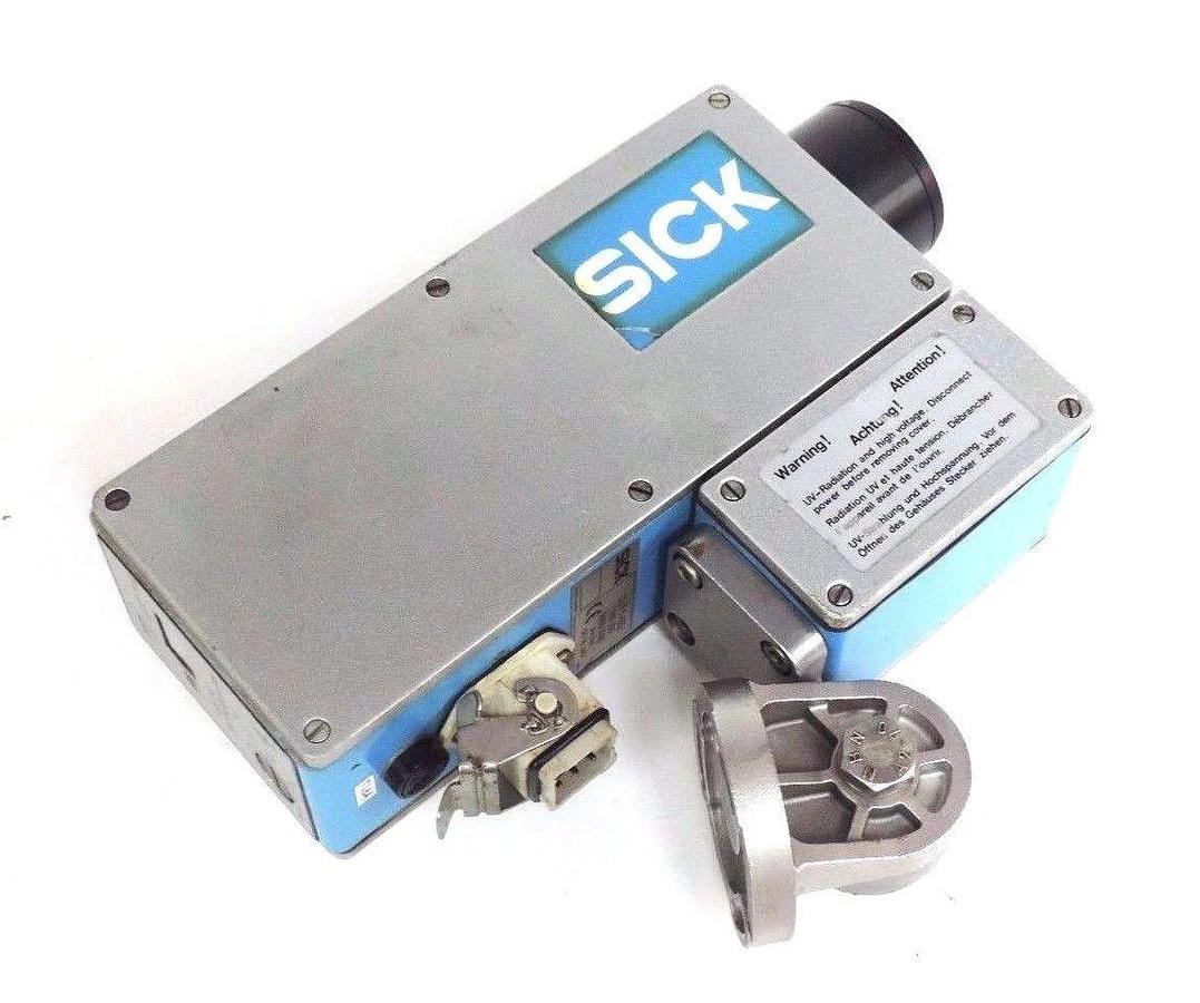 Used REPAIRED SICK LUT 1-450 LUMINESCENCE SENSOR 1005939 W/ 1002262-0200 SENSOR