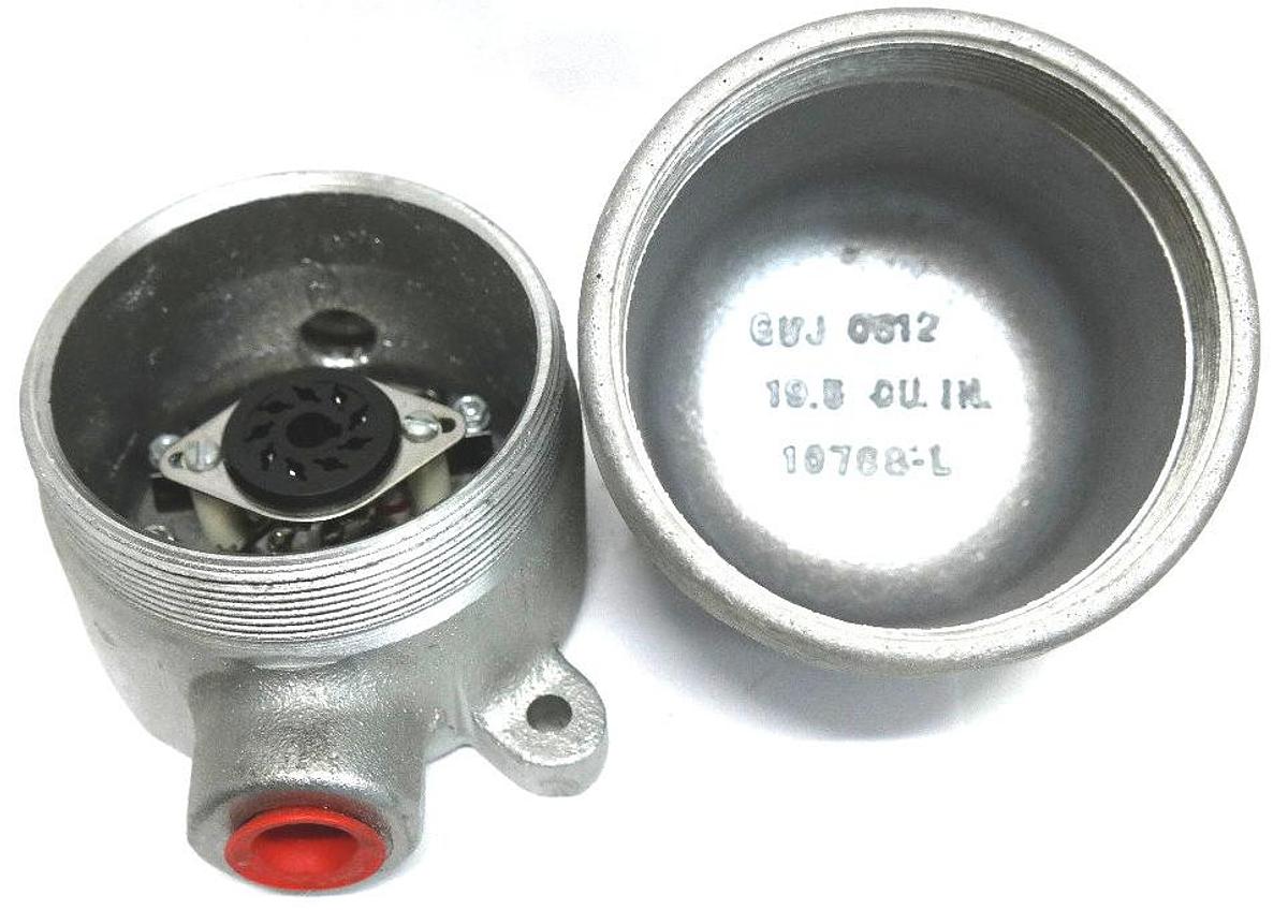 Used NEW CROUSE HINDS 10768-L EXPLOSION PROOF CONDUIT BOX GUJ 0612, 19.5 CU. IN.