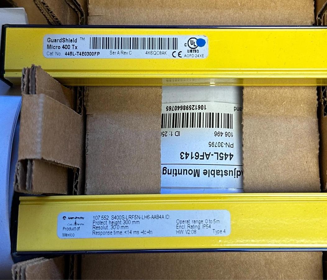 ALLEN BRADLEY 445L-P4E0300FP /A GuardShield Micro 400 LIGHT CURTAIN PAIR NSMP
