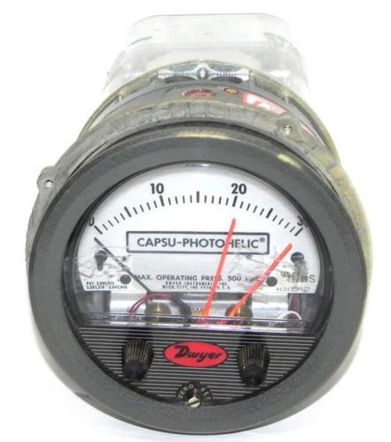 Used DWYER 43230S PRESSURE SWITCH CAPSU-PHOTOHELIC CIRCUIT HH-117 VAC