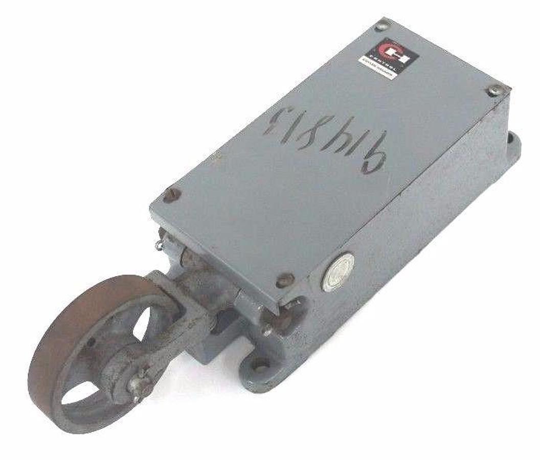 Used NEW CUTLER HAMMER 10316H71A LIMIT SWITCH 600 VOLTS MAX.