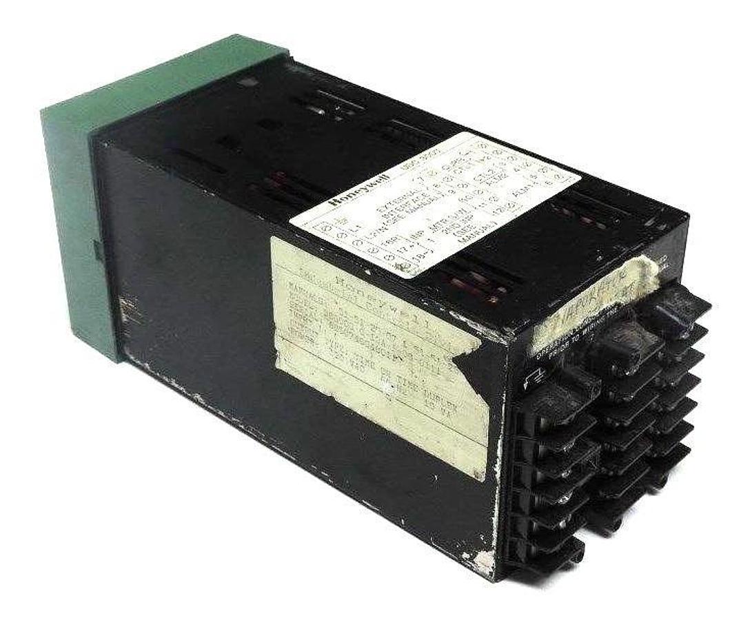 Used HONEYWELL DC3003-0-10A-1-00-0111 TEMPERATURE CONTROLLER UDC-3000 DC3003