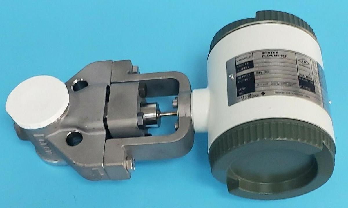 Used YOKOGAWA YF102-AAUB1A-S3S3-E /FMF YF102 VORTEX FLOWMETER 24V DC NEW
