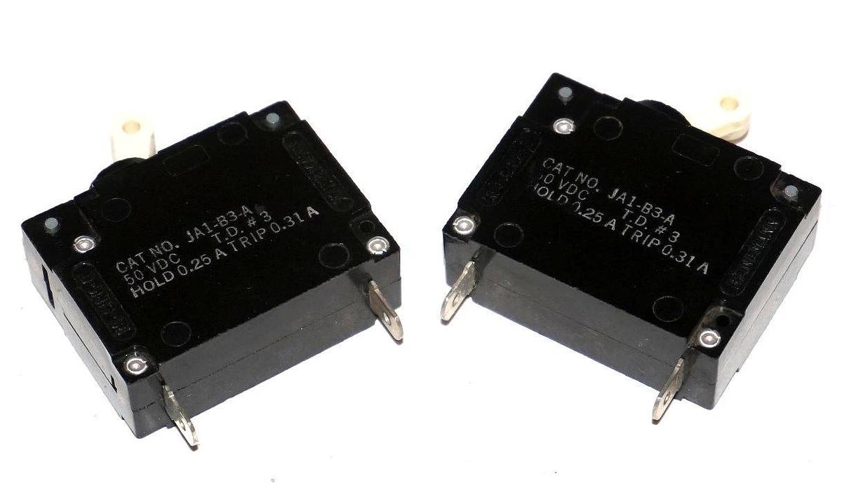 Used LOT OF 2 HEINEMANN JA1-B3-A CIRCUIT BREAKERS 50VDC T.D. # 3 JA1B3A