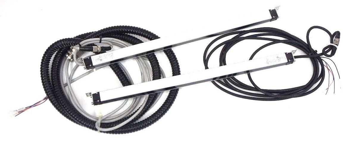 Used SET OF TAKEX LIGHT CURTAINS SS40-TR12 RECIEVER & SS40-TL12 TRANSMITTER