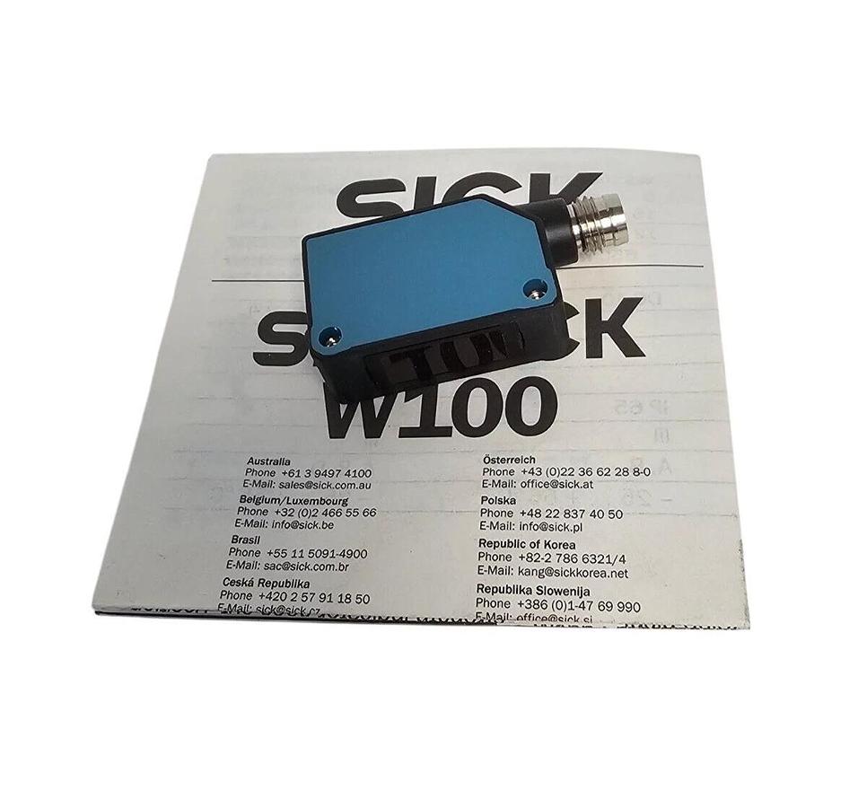NIB SICK WL100-P3239 RETRO-REFLECTIVE SENSOR 6026071