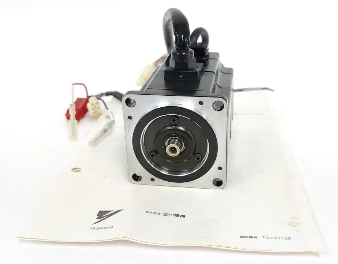 Used YASKAWA ELECTRIC SGMPH-01A1A-YR22 AC SERVO MOTOR .89AMP 3000RPM 200V