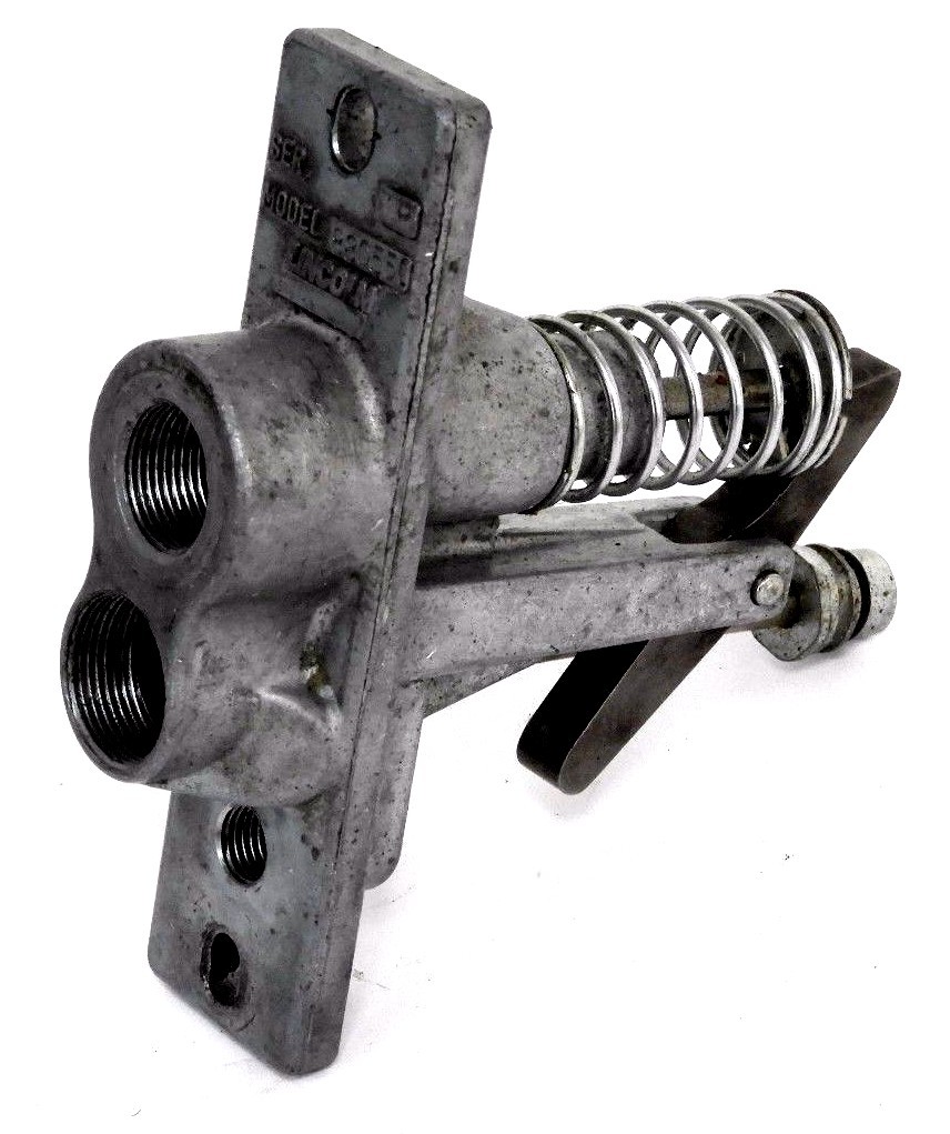 Used LINCOLN 880550 SER. D LUBRICATOR PUMP