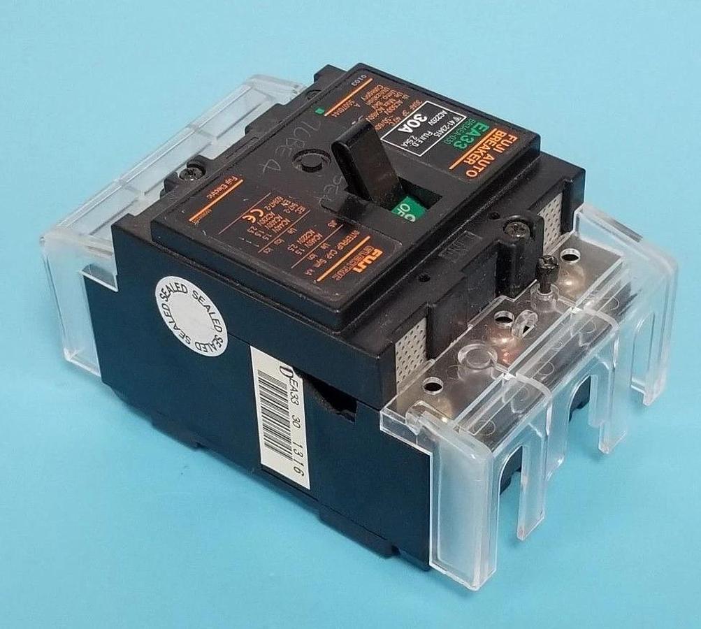 Used FUJI EA33 30A CIRCUIT BREAKER EA33-30, BB3AEA-030