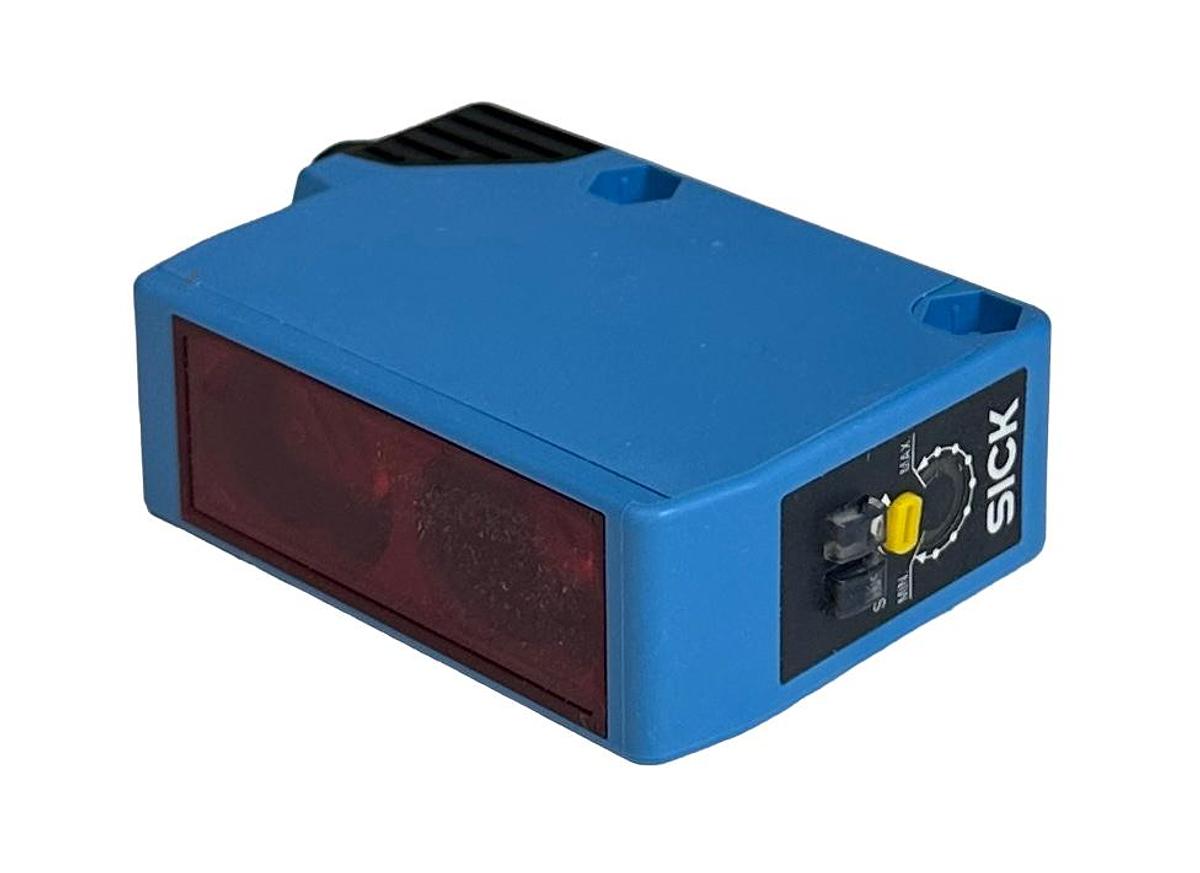 Used NEW SICK WTB250-2P2441 / 6044682 PHOTOELECTRIC PROXIMITY SENSOR 10-30VDC NSMP