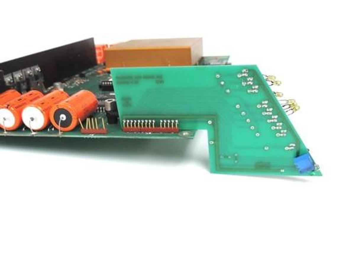 Used SAUNDERS AND ASSOC. INC 0000167-00 BOARD 0000166-04 BOARD