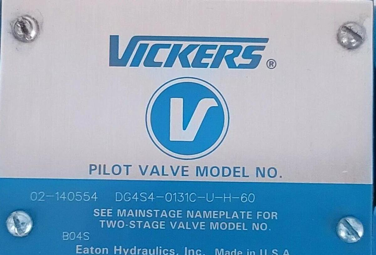 NEW VICKERS 02-140554 PILOT VALVE DG4S4-0131C-U-H-60 W/ 879147 24VDC COILS
