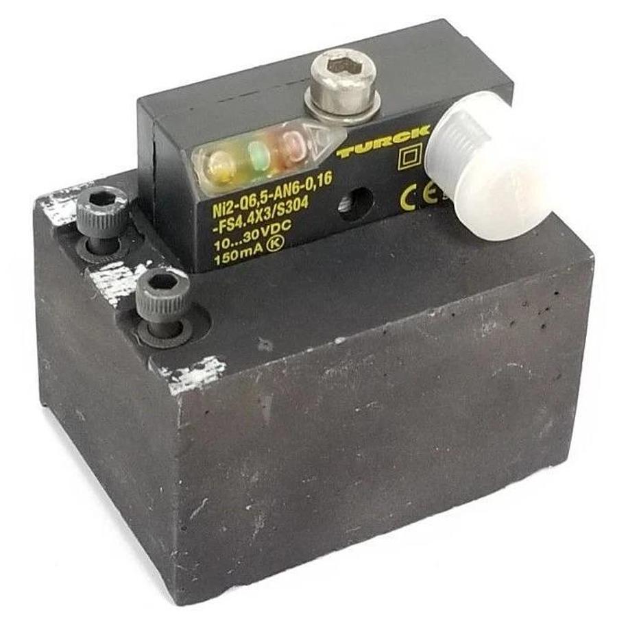 Used TURCK NI2-Q6.5-AN6-0.16-FS4.4X3/S304 PROXIMITY SENSOR MODULE 10-30VDC 150mA