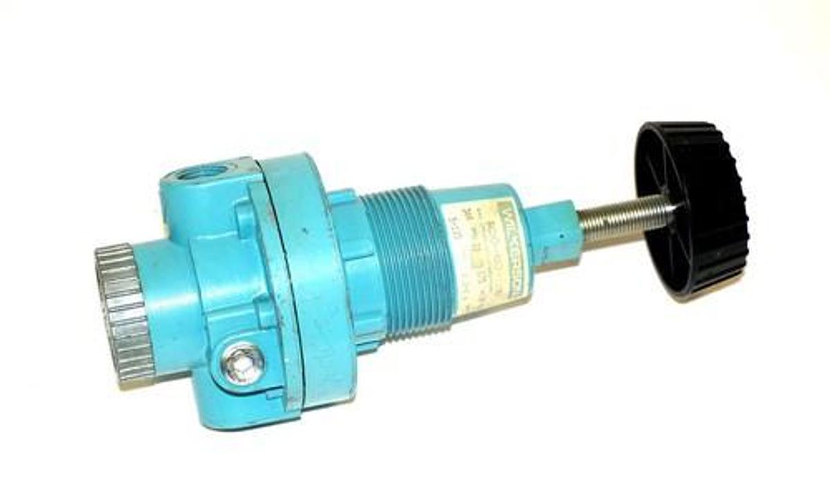 Used WILKERSON R20-03-000 PRESSURE REGULATOR 300PSIG, 175 DEG. F, 5-125PSIG RANGE
