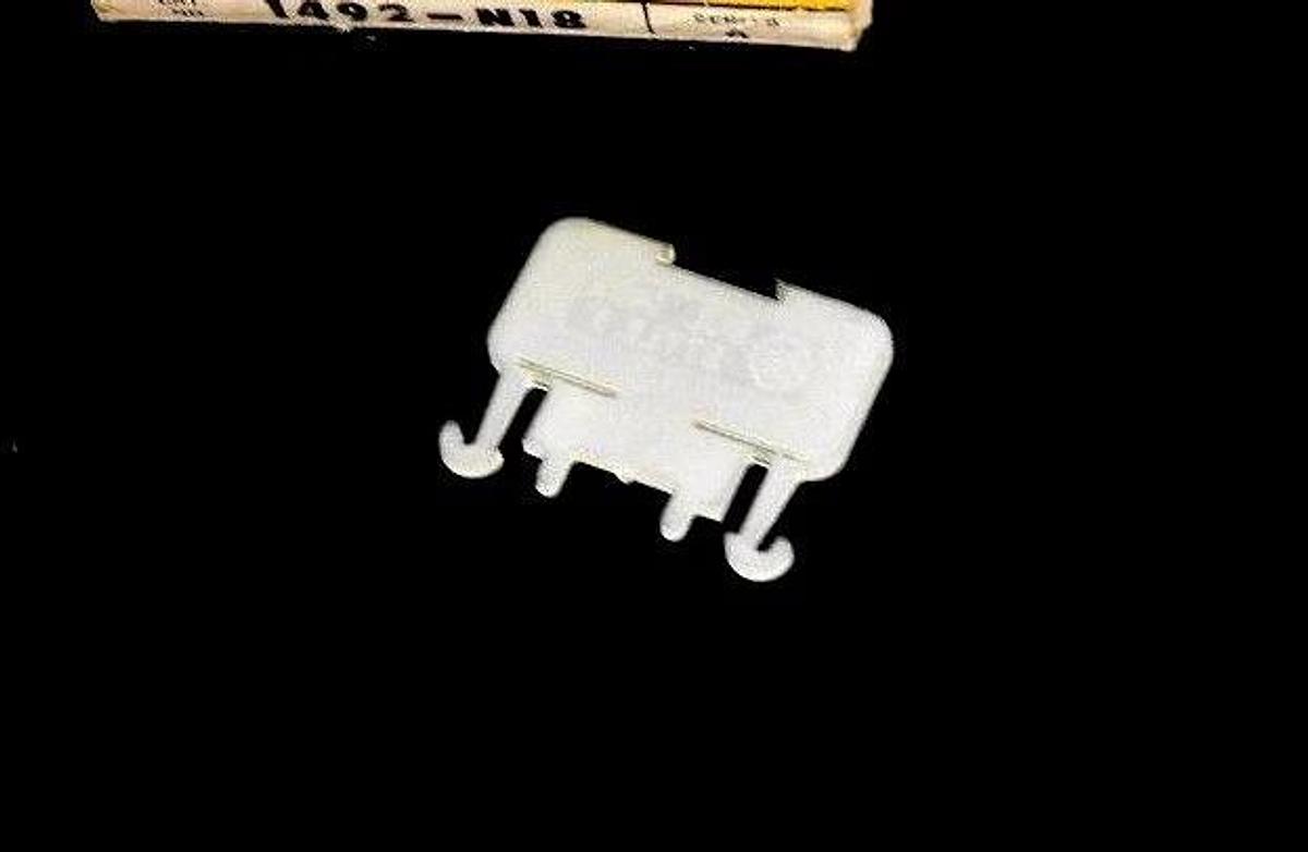 Used NIB ALLEN BRADLEY 1492-N18 TERMINAL BLOCKS 1492N18 SER. A (BOX OF 45)