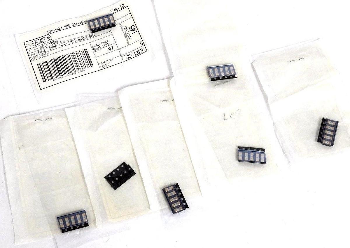 Used LOT OF 35 NEW DIGI KEY F2577CT-ND SUFACE MOUNT FUSES 1AMP 125VDC, F2577CTND