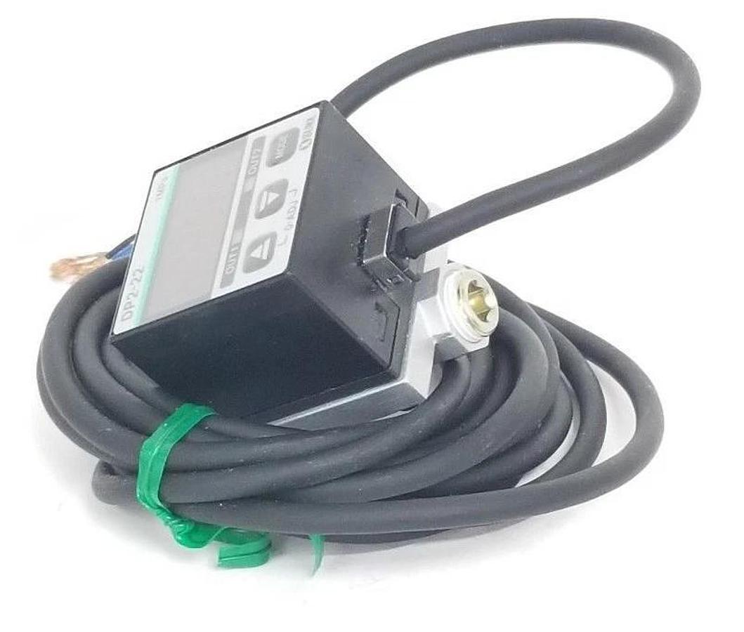 Used SUNX DP2-22 DIGITAL PRESSURE SENSORS 1MPA, 145PSI, 12-24VDC, DP222
