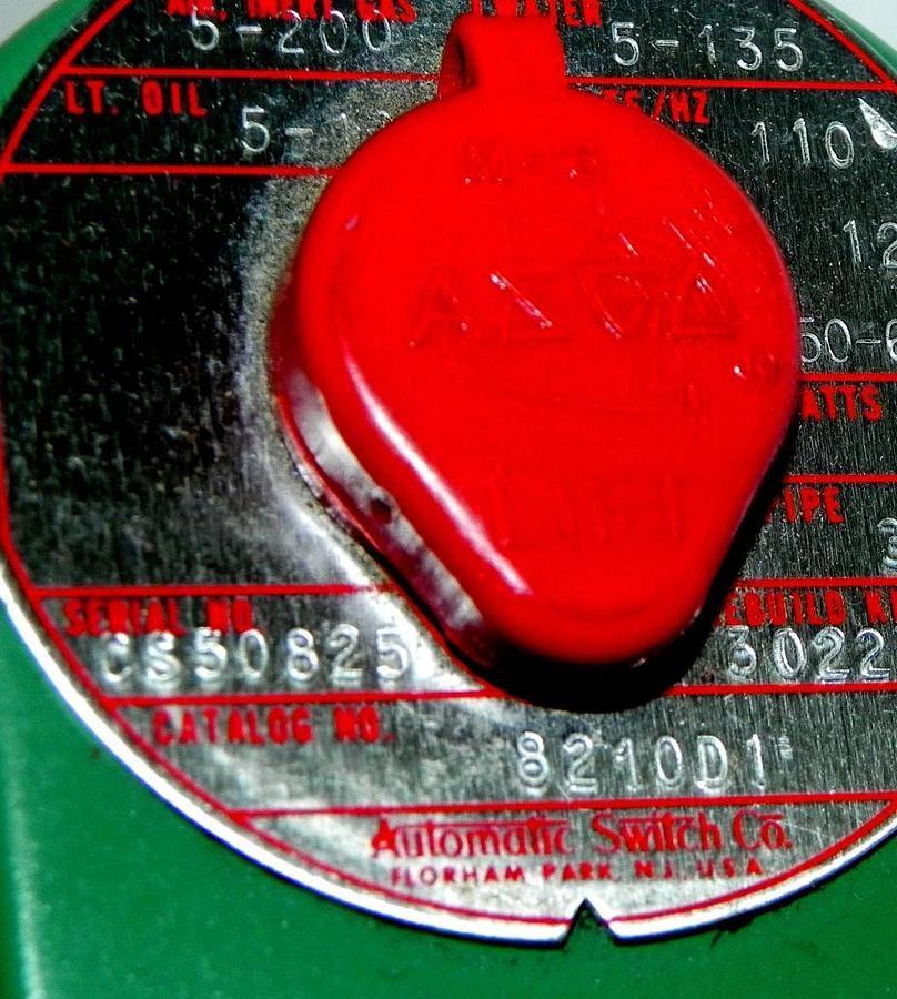 NEW ASCO RED HAT 8210D1 SOLENIOD VALVE REBUILD NO. 302273 3/8" PIPE 6 WATT
