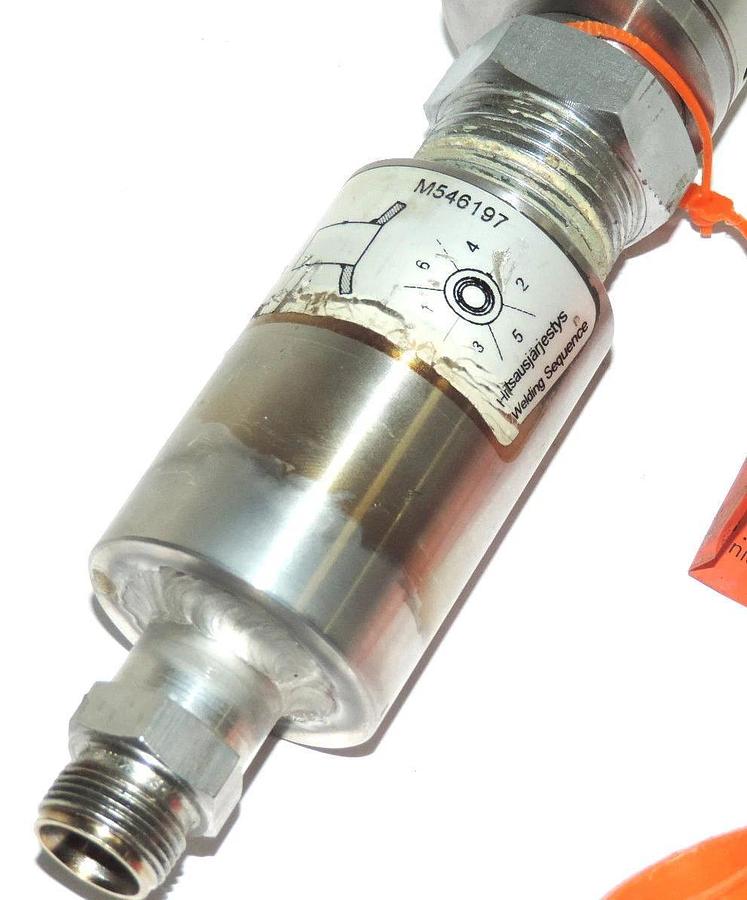 Used METSO VALMET HG4A12SH0 PRESSURE TRANSMITTER WITH M546197 MOUNTING COUPLING