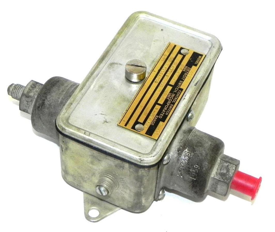 Used DETROIT SWITCH MODEL 400 CONTROL SWITCH 4G3B26D00B HK06BA102 RANGE: 7-80PSI
