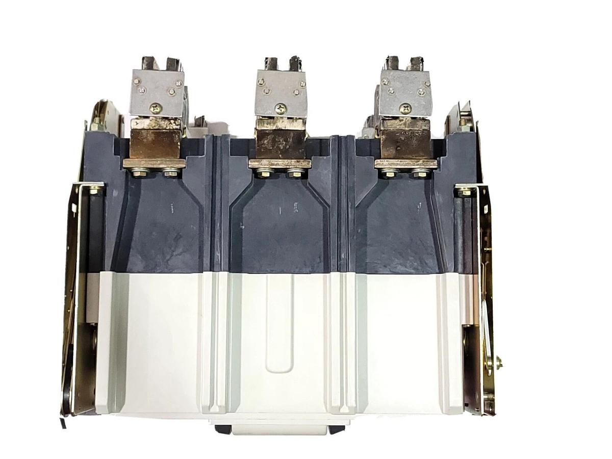 Used SIEMENS SBS0808 DRAWOUT CIRCUIT BREAKER SBS 800 W/ TRIP UNIT AND PLUG 800A 600V