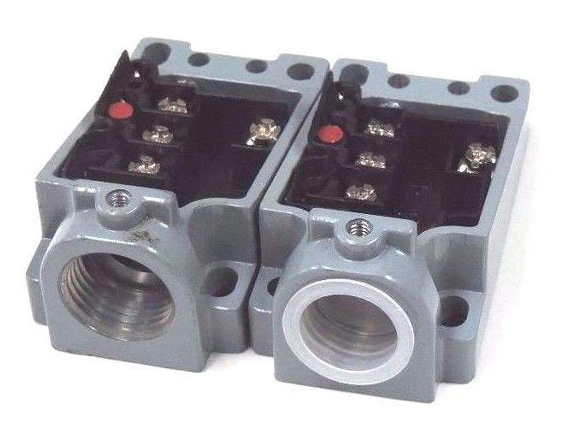 LOT OF 2 NEW PEPPERL & FUCHS 08275S RECEPTACLE BODIES