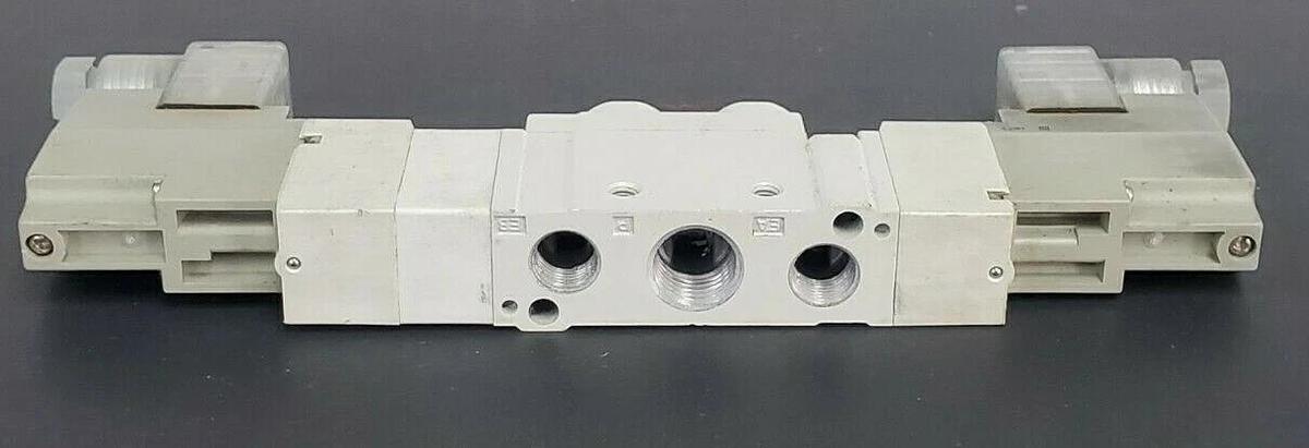 Used SMC SY7320-1DZ-02 SOLENOID VALVE ASSY 0.2-0.7MPa 100VAC 50/60HZ SY73201DZ02