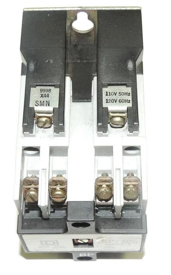 Used SQUARE D 8501-X040 CONTROL RELAY 8501X040 W/ 9998X44 COIL