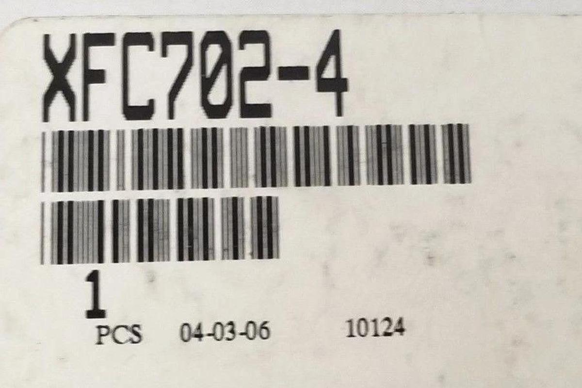 Used LOT OF 2 NIB PARKER XFC702-4 FLOW CONTROL VALVES 1/8 IN. XFC7024