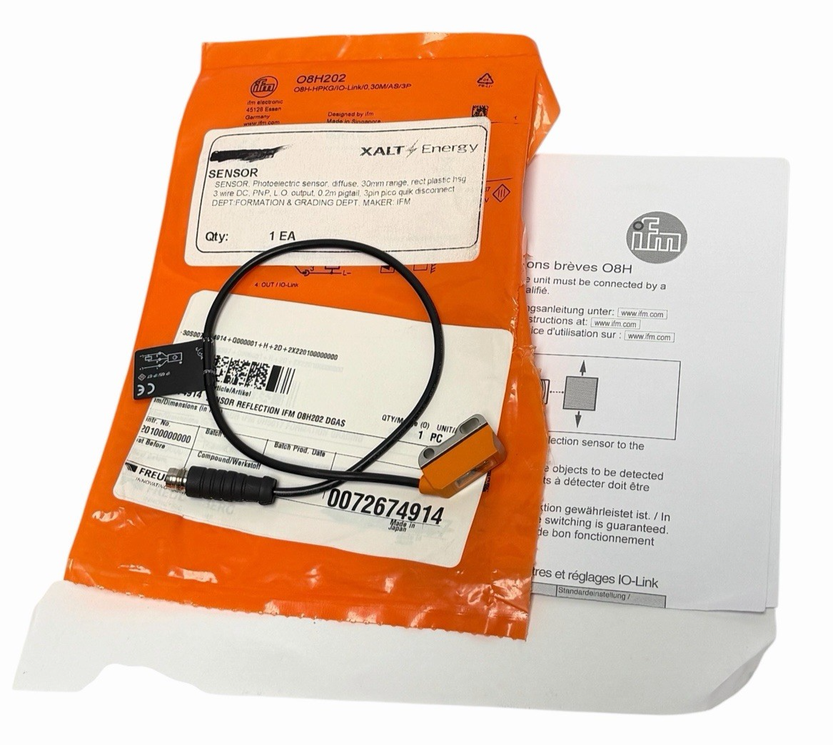 Used NEW IFM O8H-HPKG/IO-LINK/0,30M/AS/3P DIFFUSE REFLECTION SENSOR O8H202