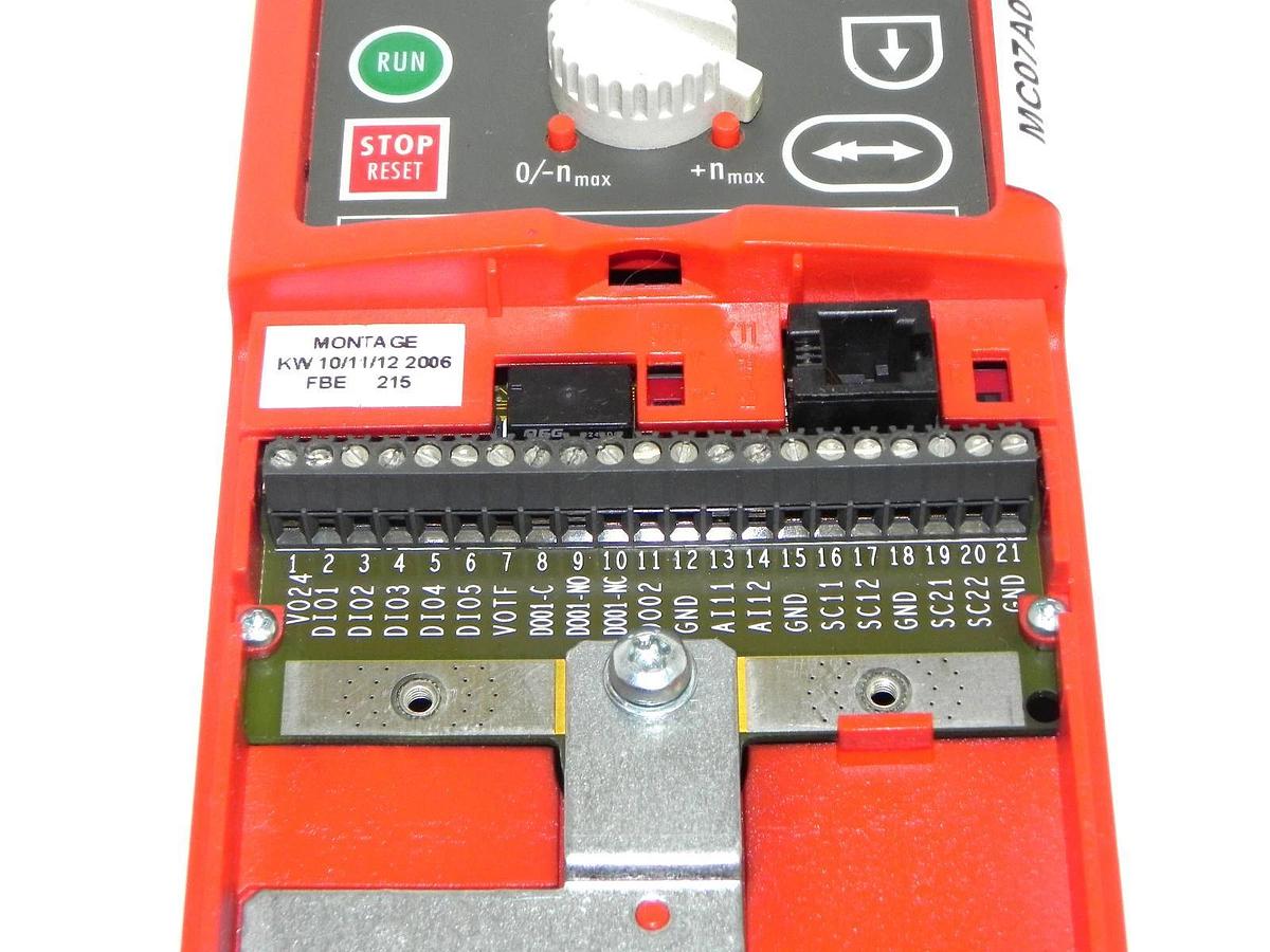 Used SEW EURODRIVE MC07A011-5A3-4-00 MOVITRAC ID-NO. 8272492 MC07A0115A3400