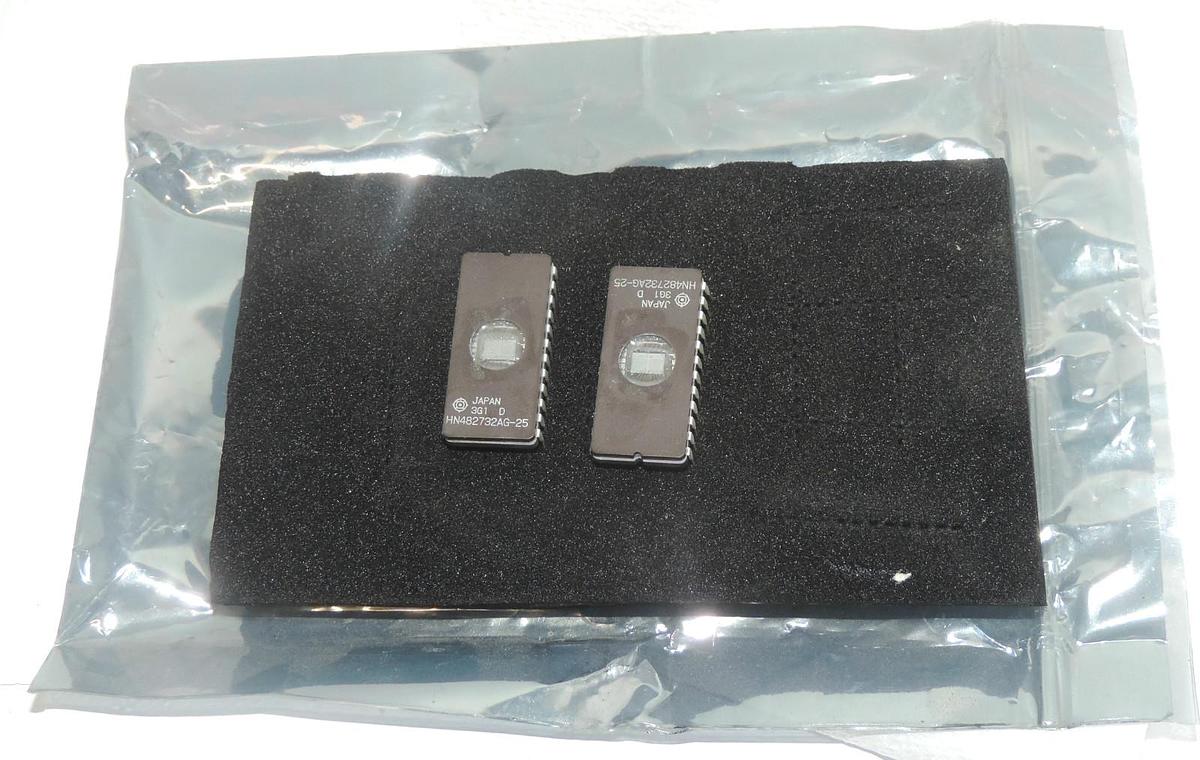 Used LOT OF 2 INTEL HN482732AG-25 CHIPS 24PIN HN482732AG25