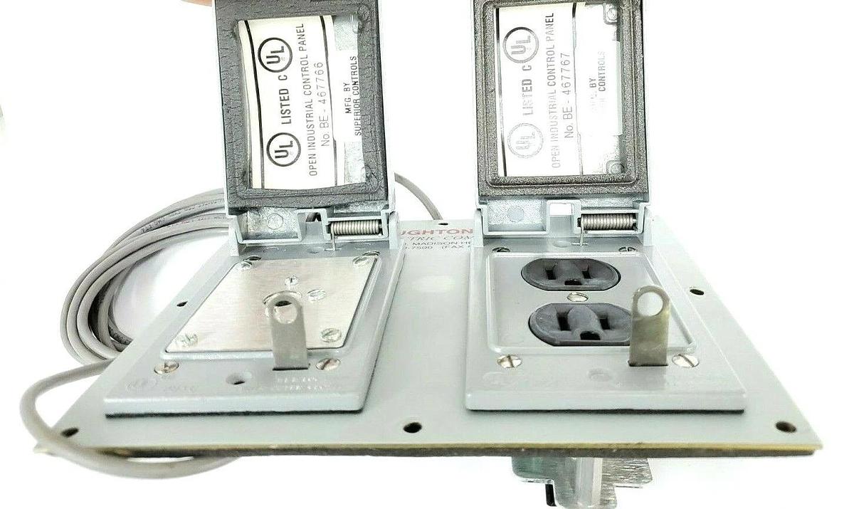 Used MCNAUGHTON-MCKAY BE-467766 INDUSTRIAL CONTROL PANEL MCMCCP-P5D CONVENIENCE PORT