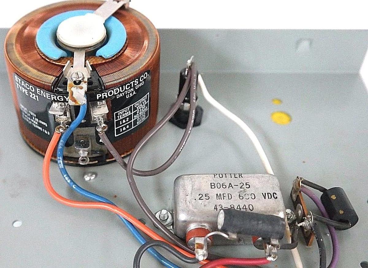 Refurbished ROCKFORD DYNATORQ 15-50-1 CONTROL PANEL W/ STACO ENERGY TYPE 221 AUTOTRANSFORMER