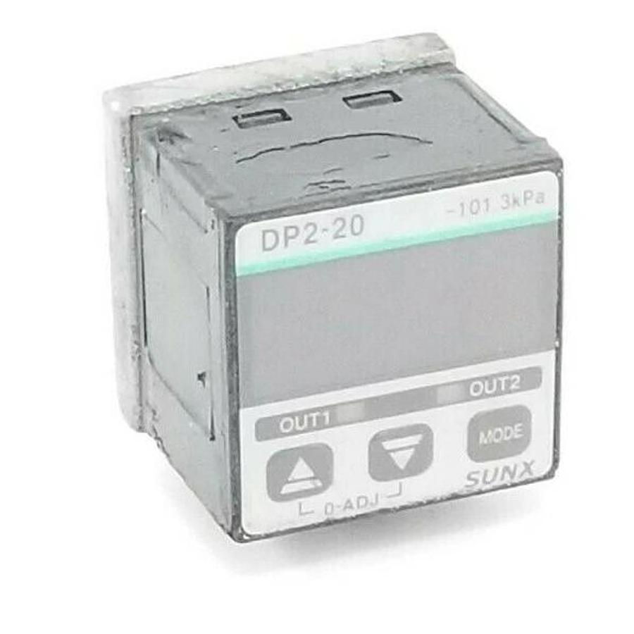 Used SUNX DP2-20 DIGITAL PRESSURE SENSOR DP220, 12 TO 24V DC W/O LEAD