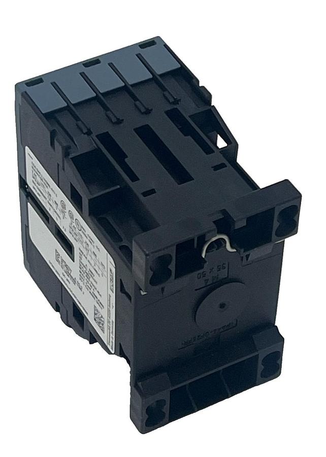 Used 2 SIEMENS Sirius 3RT2015-2BB42 Contactor 7A 24VDC 3-Pole Size S00 DIN Rail Mount