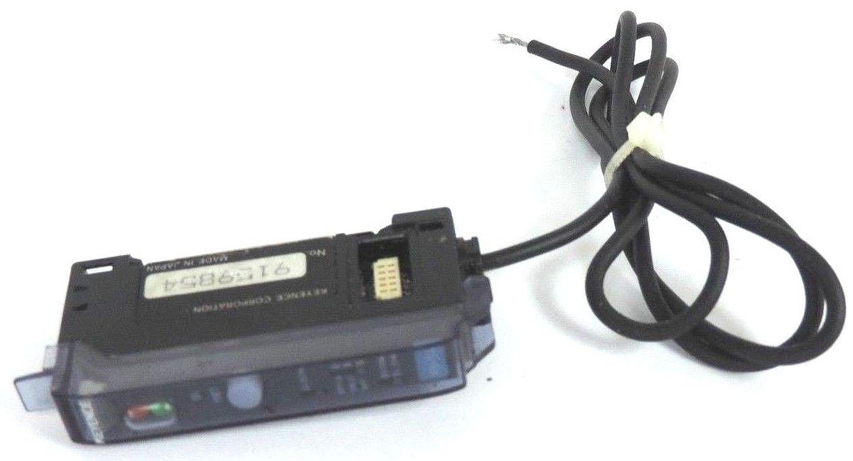 Used KEYENCE FS-T2 ONE TOUCH CALIBRATION FIBEROPTIC SENSOR FST2