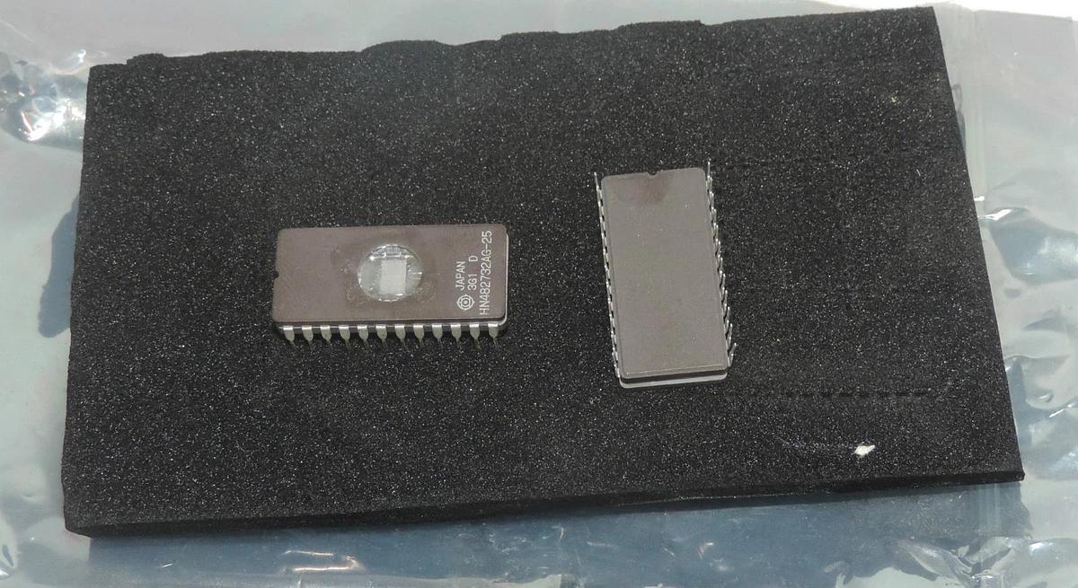 Used LOT OF 2 INTEL HN482732AG-25 CHIPS 24PIN HN482732AG25