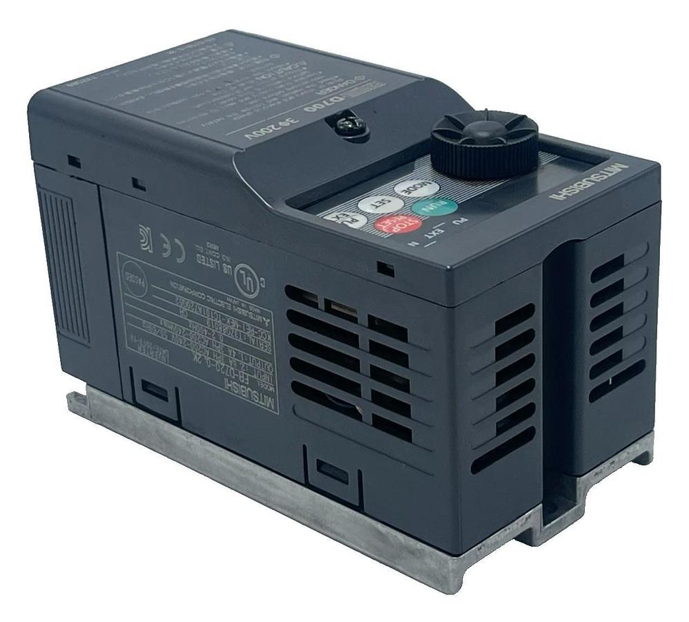 Used Mitsubishi FR-D720-0.2K Freqrol D700 Inverter 0.2kW 3-Phase 200V VFD