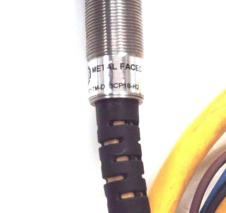 Used ALLEN BRADLEY 871TM-DF3CP18-H2 SER. A PROXIMITY SWITCH 10-30VDC, 200MA
