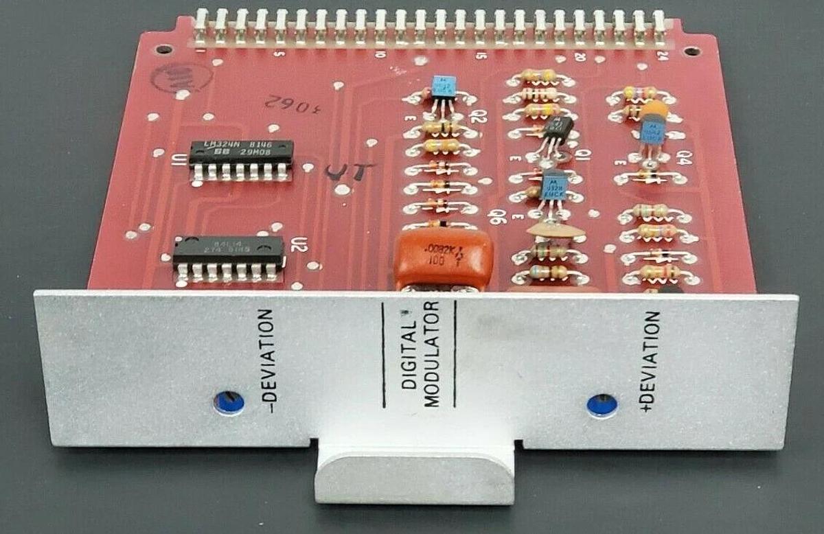 Used MOTOROLA TRN4856B DEVIATION DIGITAL MODULATOR 84D84128N01