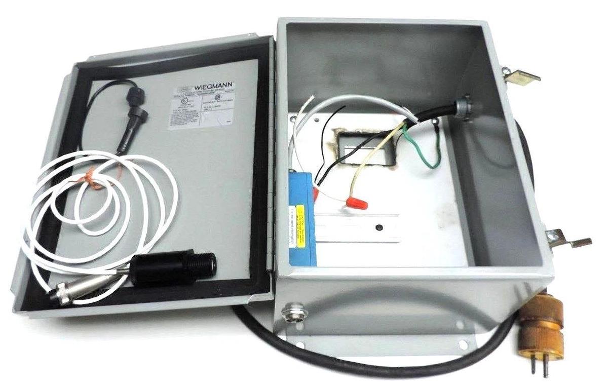 Used OMEGA OS100 SERIES TEMP TRANSMITTER W/ OS101-K SENOR AND B100806CHWW ENCLOSURE