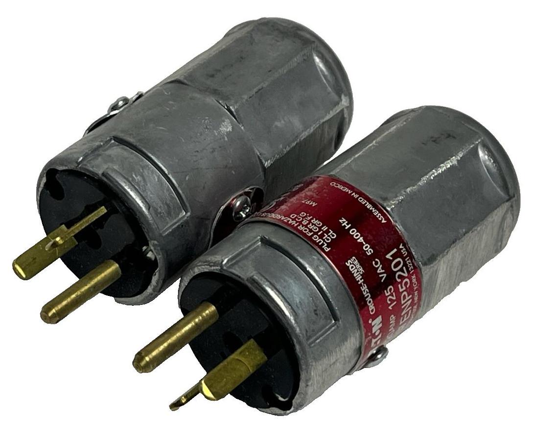 Used Box of 2 Eaton Crouse-Hinds ENP5201 Ark-Gard 2 Series Plugs | 20A 125V , NSMP
