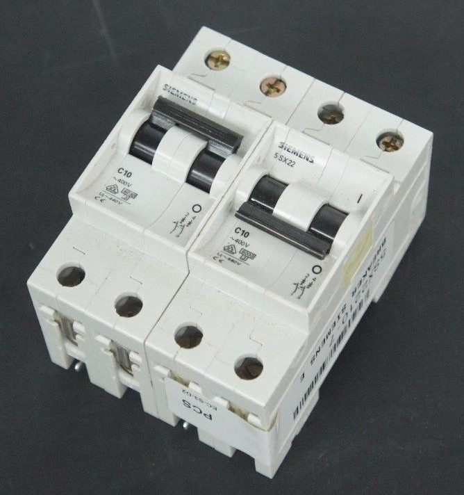 Used LOT OF 2 SIEMENS 5SX22-C10 CIRCUIT BREAKERS 480VAC MAX, 5SX22C10