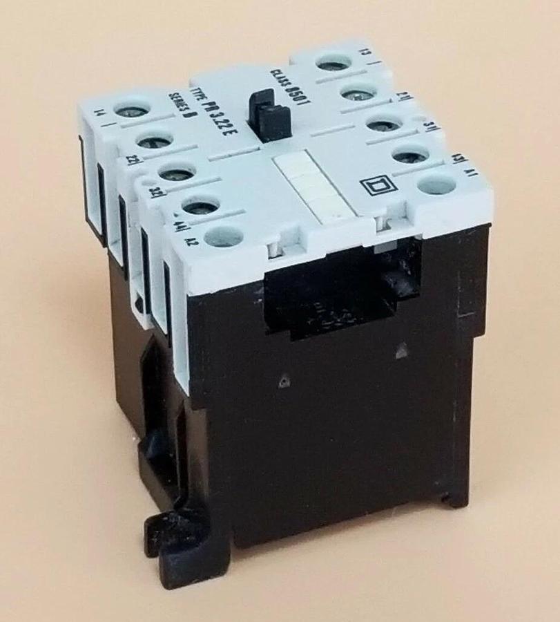 Used SQUARE D 8501-PR3.22-E RELAY, 4 POLE 300VAC, SER. B, 110/120V 50-60HZ